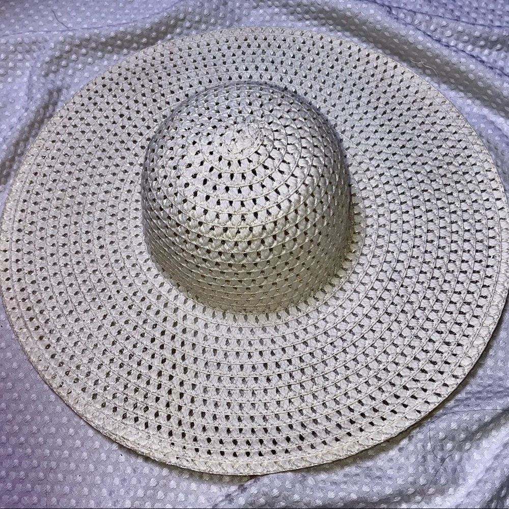White straw hat
